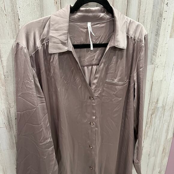 Soma Women's Satin Long Sleeve Button Up Sleep Shirt in Silver Taupe Large - Picture 3 of 8